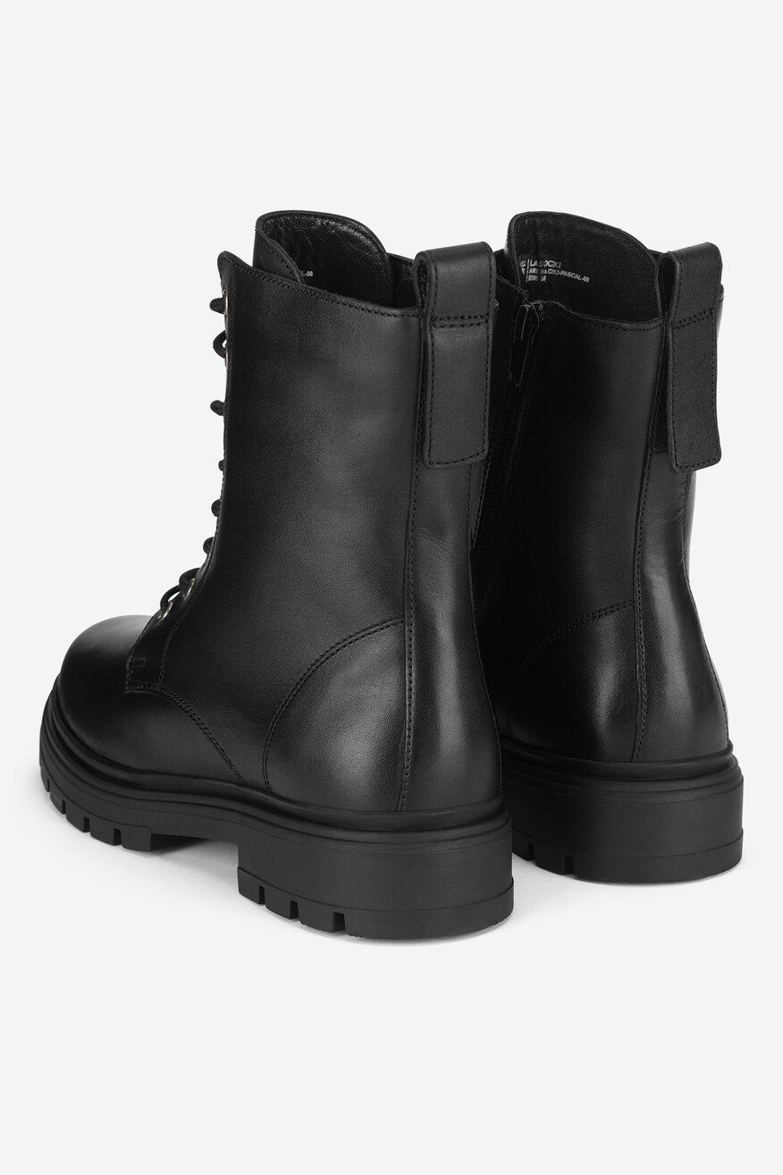 
                Šněrovací vyšší obuv Lasocki Young ČERNÁ - 5905588944645