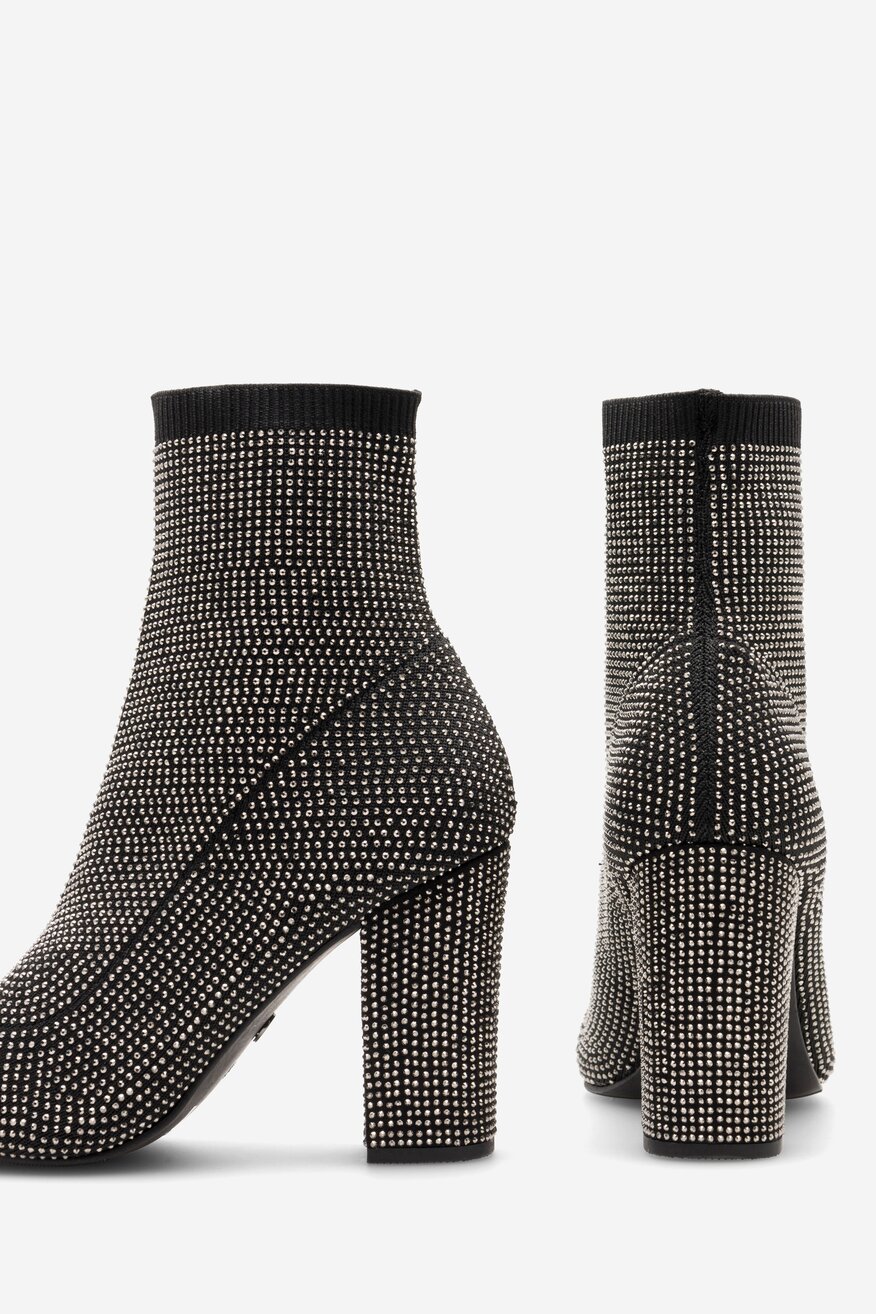 
                Боти NINE WEST ЧЕРЕН - 5905588143963