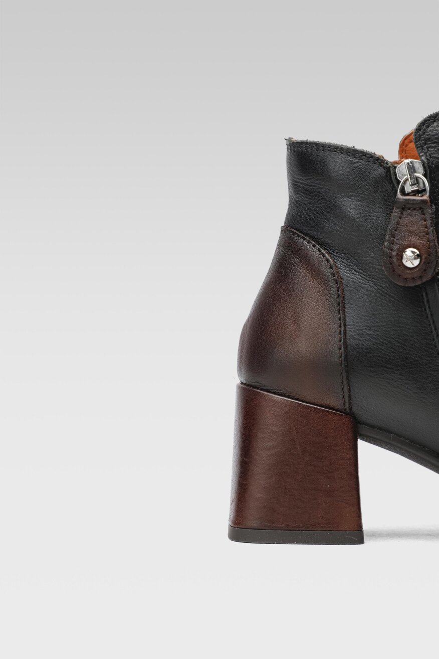 
                Pikolinos - Skórzane trzewiki czarne - 5904862095745