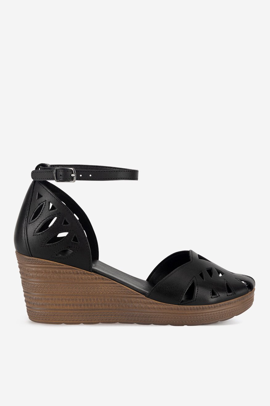 Lasocki - Sandały skórzane na koturnie - 5905588658900