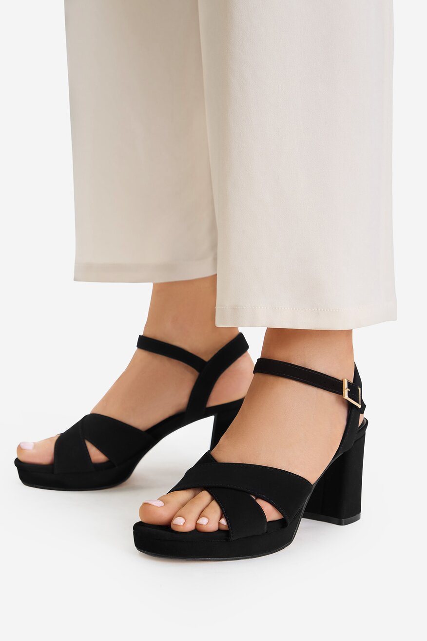 
                Сандалі Jenny ЧОРНИЙ - 5906751959671