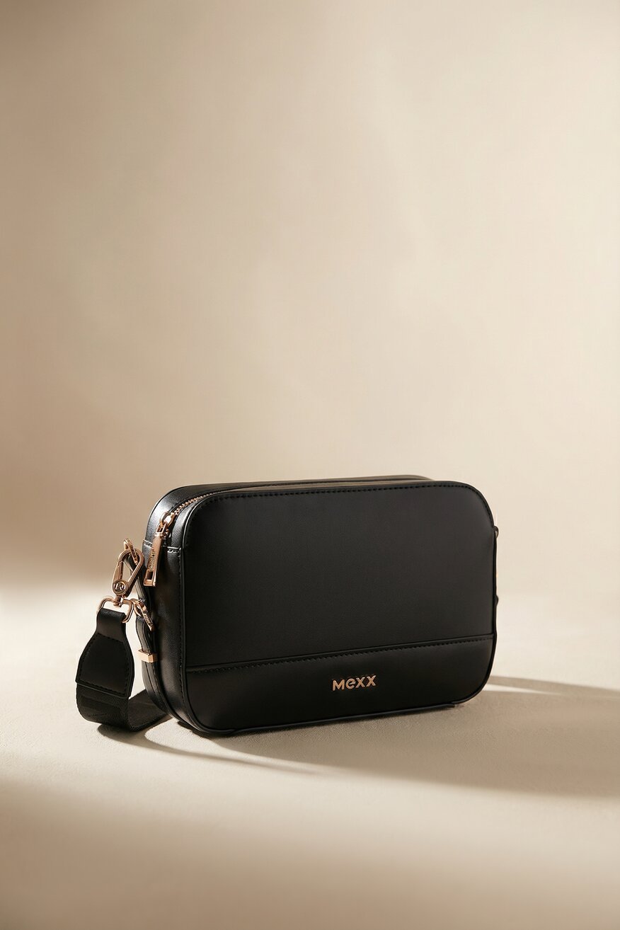 
                Дамска чанта Mexx ЧЕРЕН - 5906751264683