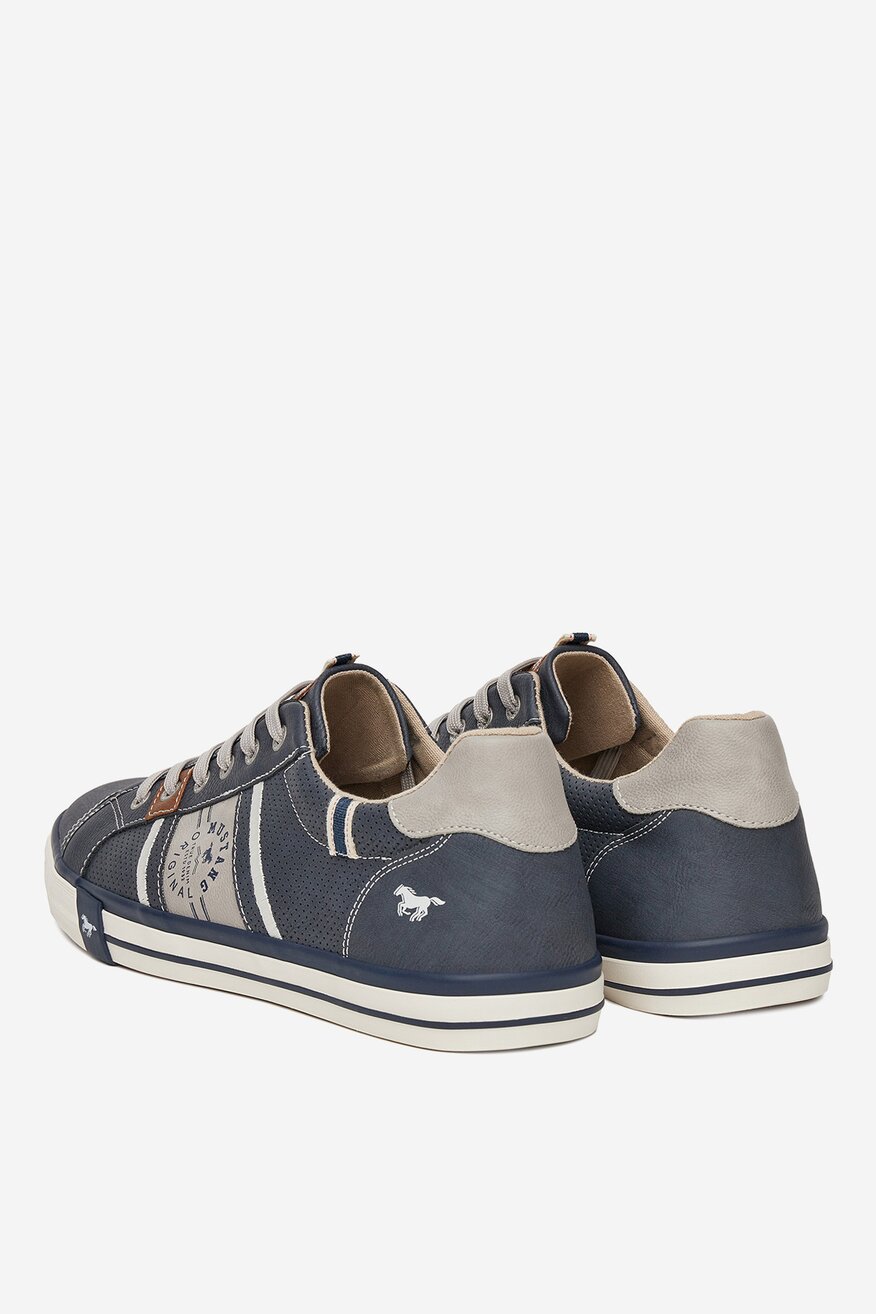 
                Mustang - Trampki - 5903419833809