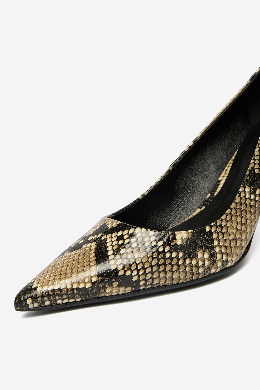 
                Туфлі-Човники Gino Rossi ЧОРНИЙ - 5906751981269