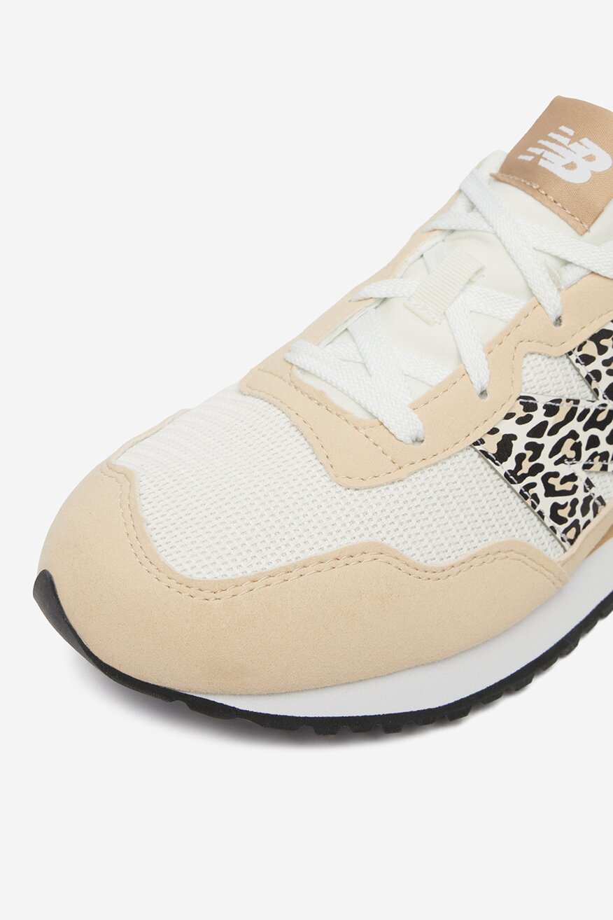 
                Спортни обувки New Balance БЕЖОВ - 5906751852279