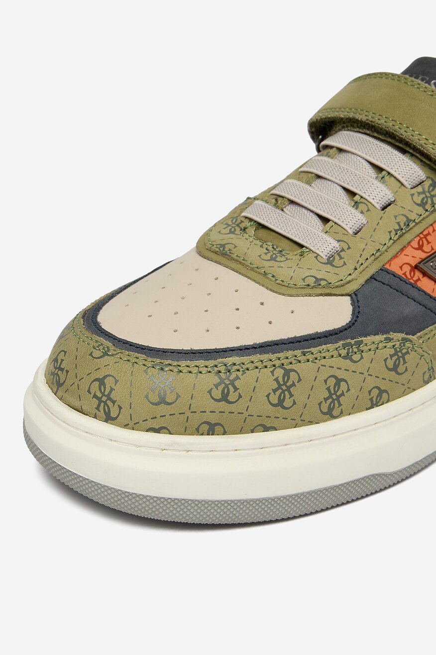 
                Сникърси GUESS МИКС - 5906751791721