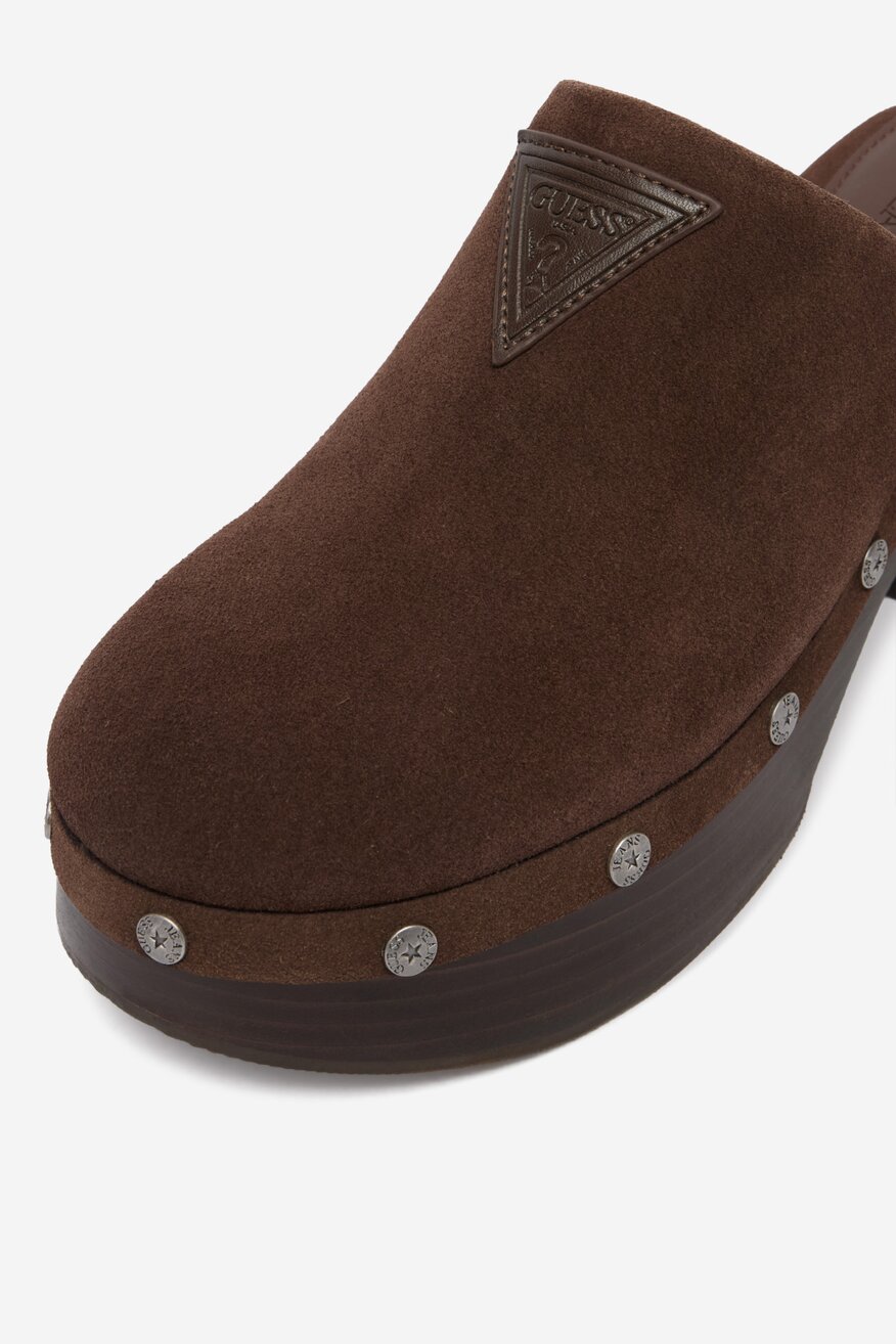 
                GUESS JEANS - Klapki skórzane - 5907964055761