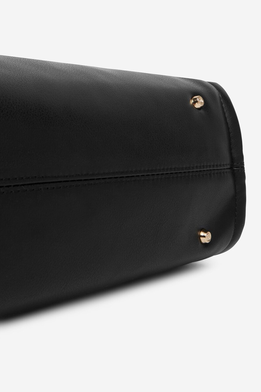 
                Сумка З Ремінцем Mexx ЧОРНИЙ - 5906751554586