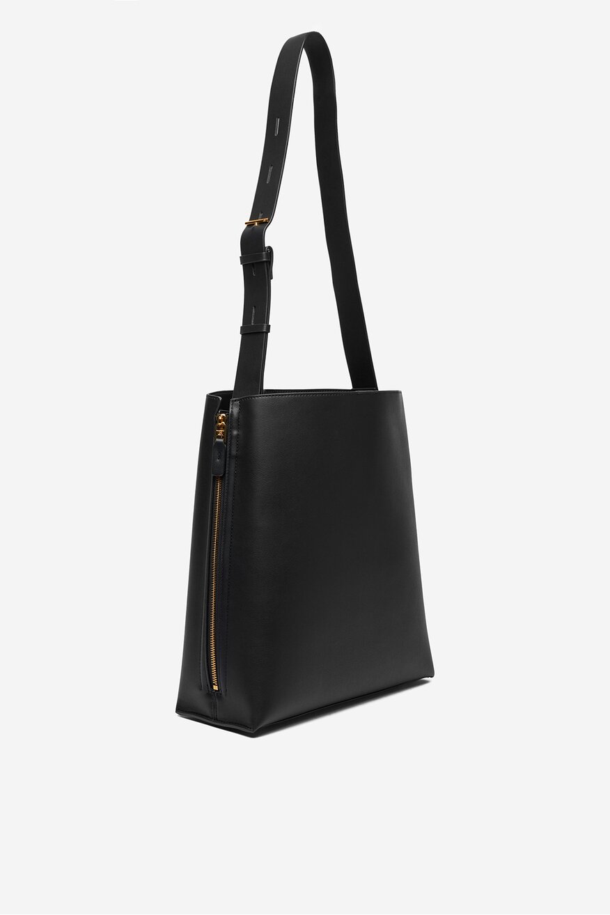 
                Дамска чанта Gino Rossi ЧЕРЕН - 5906751623527