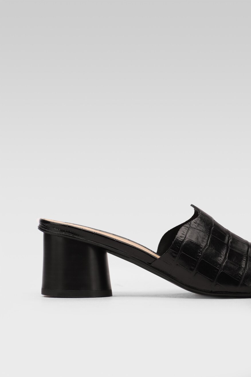 Lasocki - Skórzane klapki na obcasie - 5903698639611