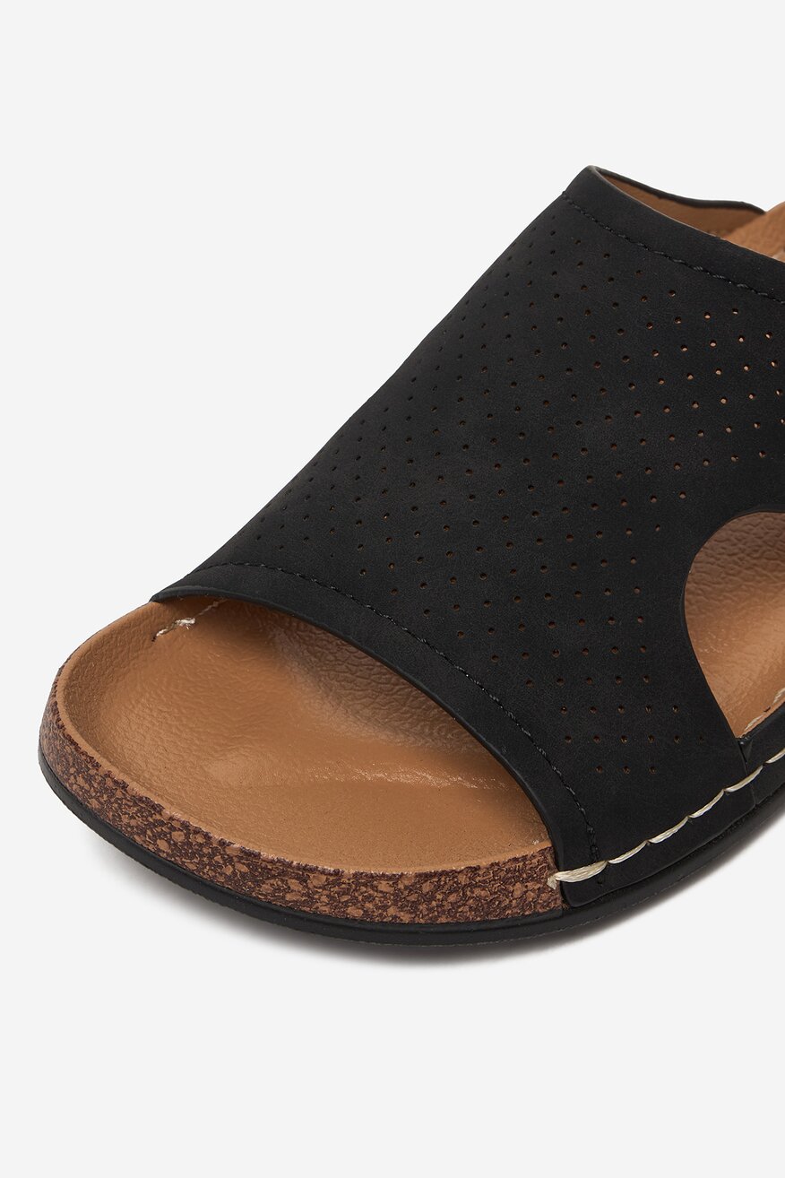 
                Шльопанець Go Soft ЧОРНИЙ - 5906751838242