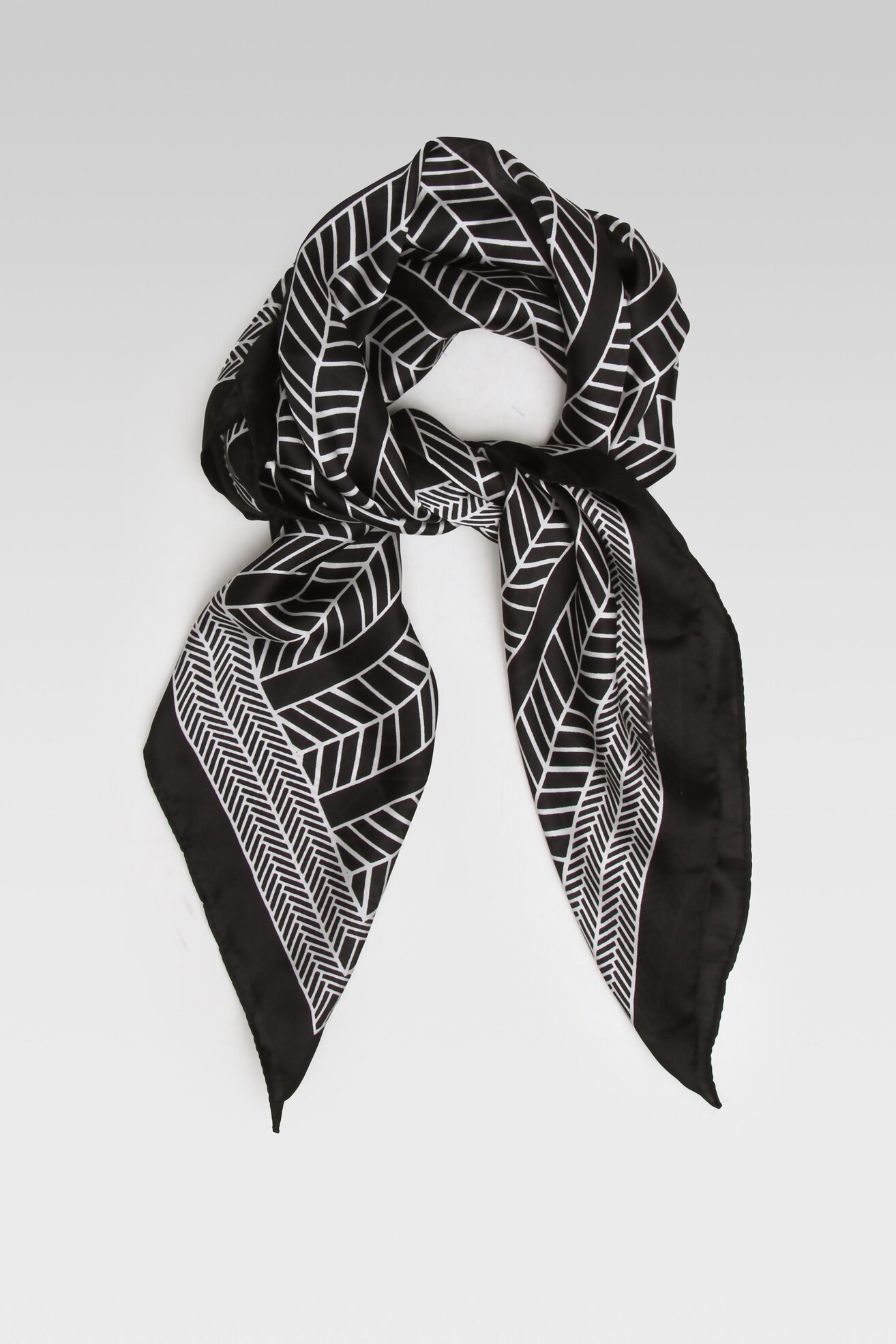 Хустка Жіноча Jenny Fairy 4W4-001-SS23 ЧОРНИЙ