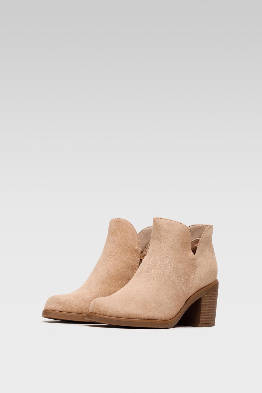 
                Jenny Fairy - Botki z wycięciami beżowe - 5903698755281