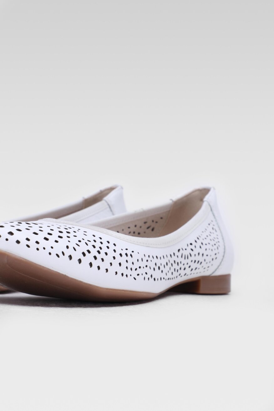 
                Lasocki - Skórzane baleriny ażurowe - 5903698341682