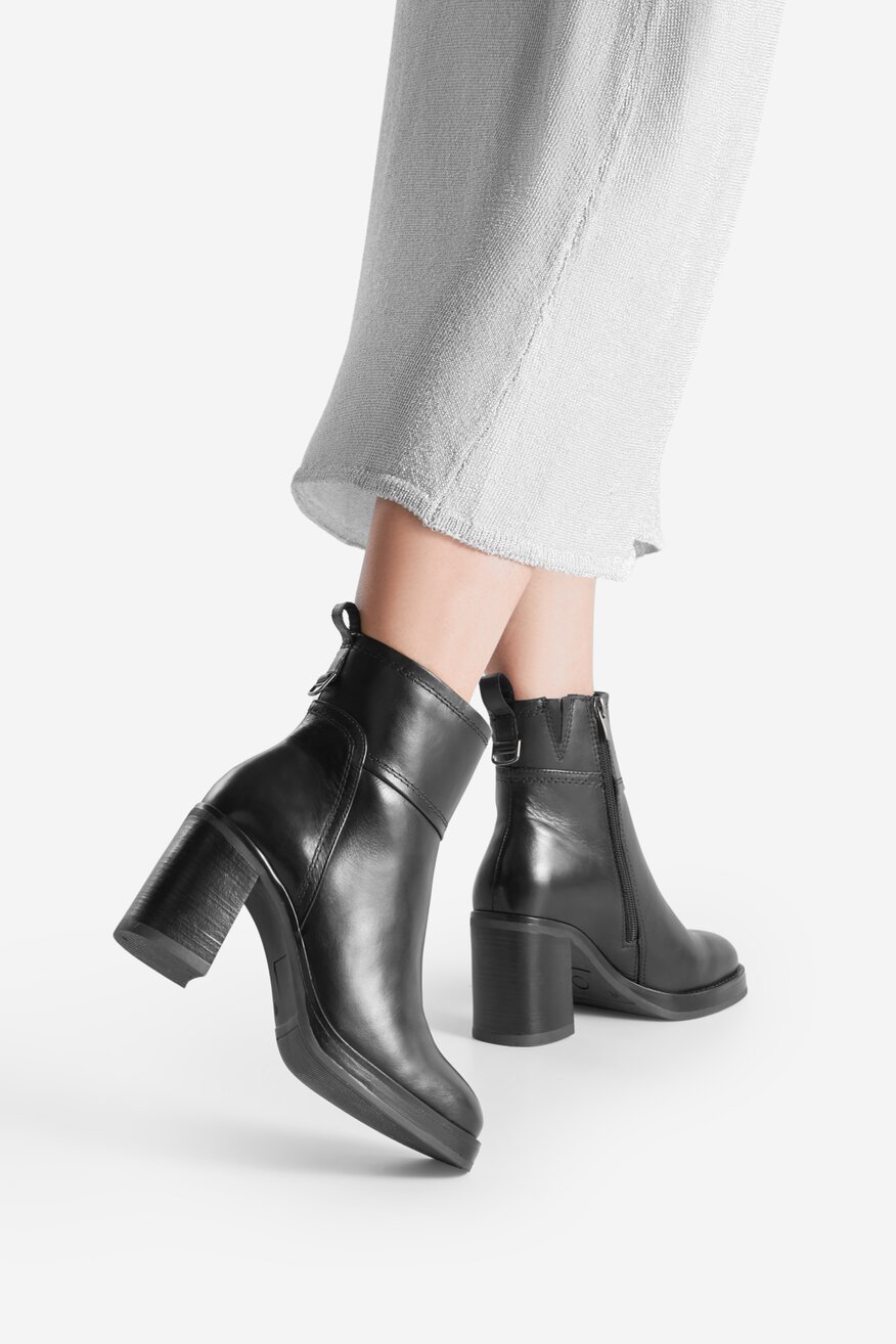 
                Kratke čizme Lasocki CRNA - 5903419555510