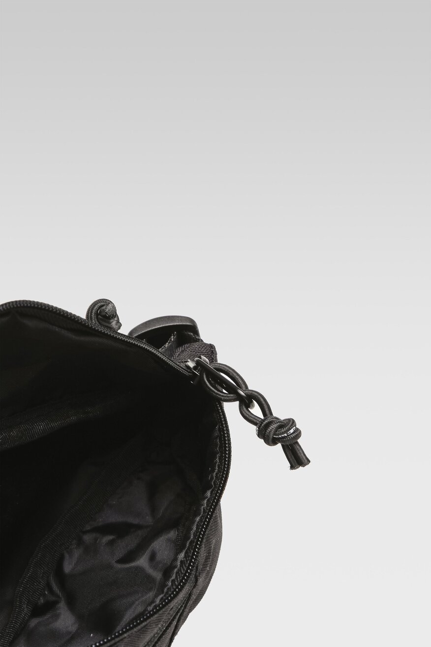 Champion - Saszetka nerka czarna - 5904248592394