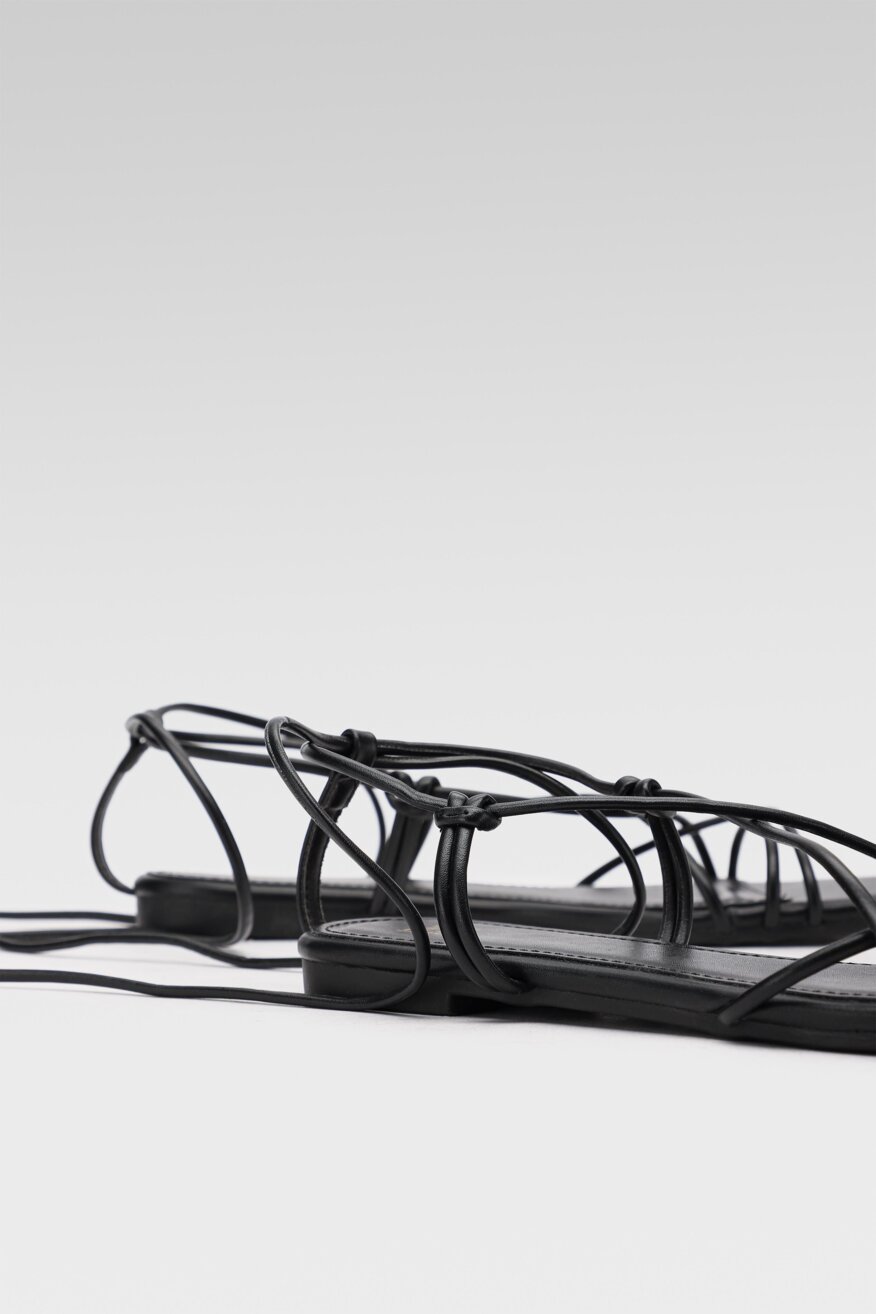 
                Jenny Fairy - Sandały czarne sznurowane - 5903698672762