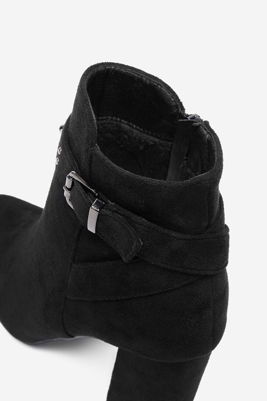 
                Боти DeeZee ЧЕРЕН - 5904410915549