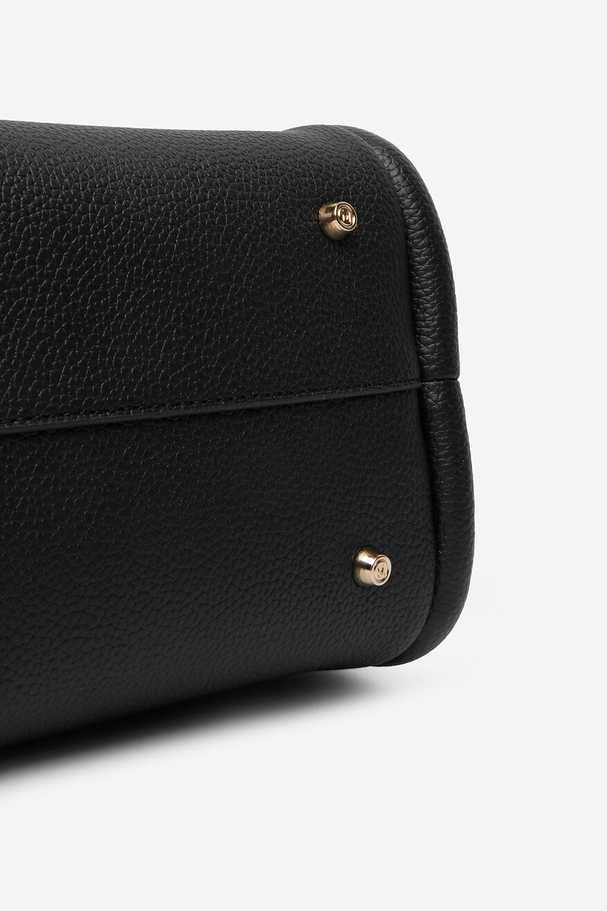 
                Сумка З Ремінцем Mexx ЧОРНИЙ - 5906751554890