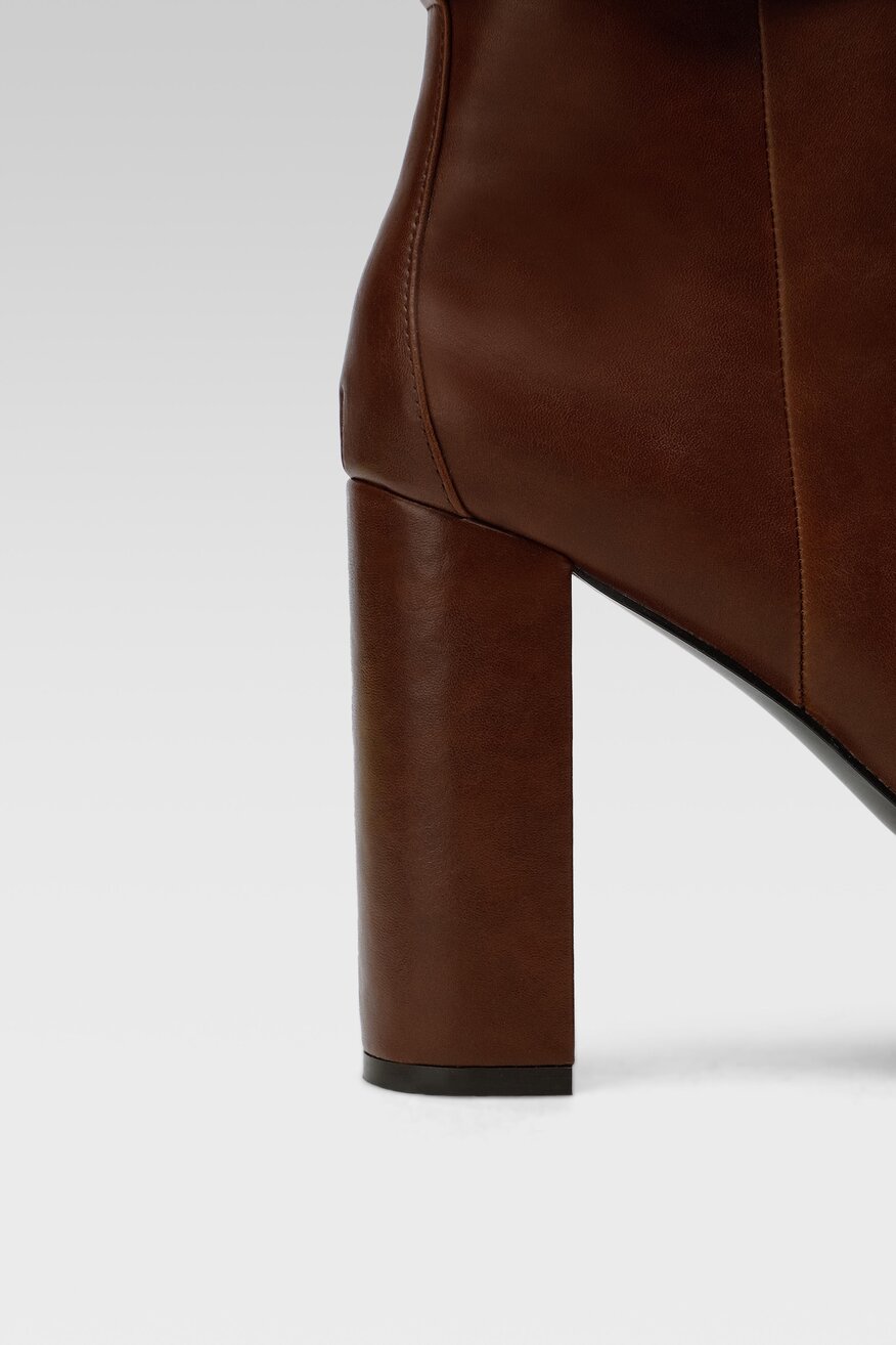 
                Jenny Fairy - Botki na słupku - 5904862407098