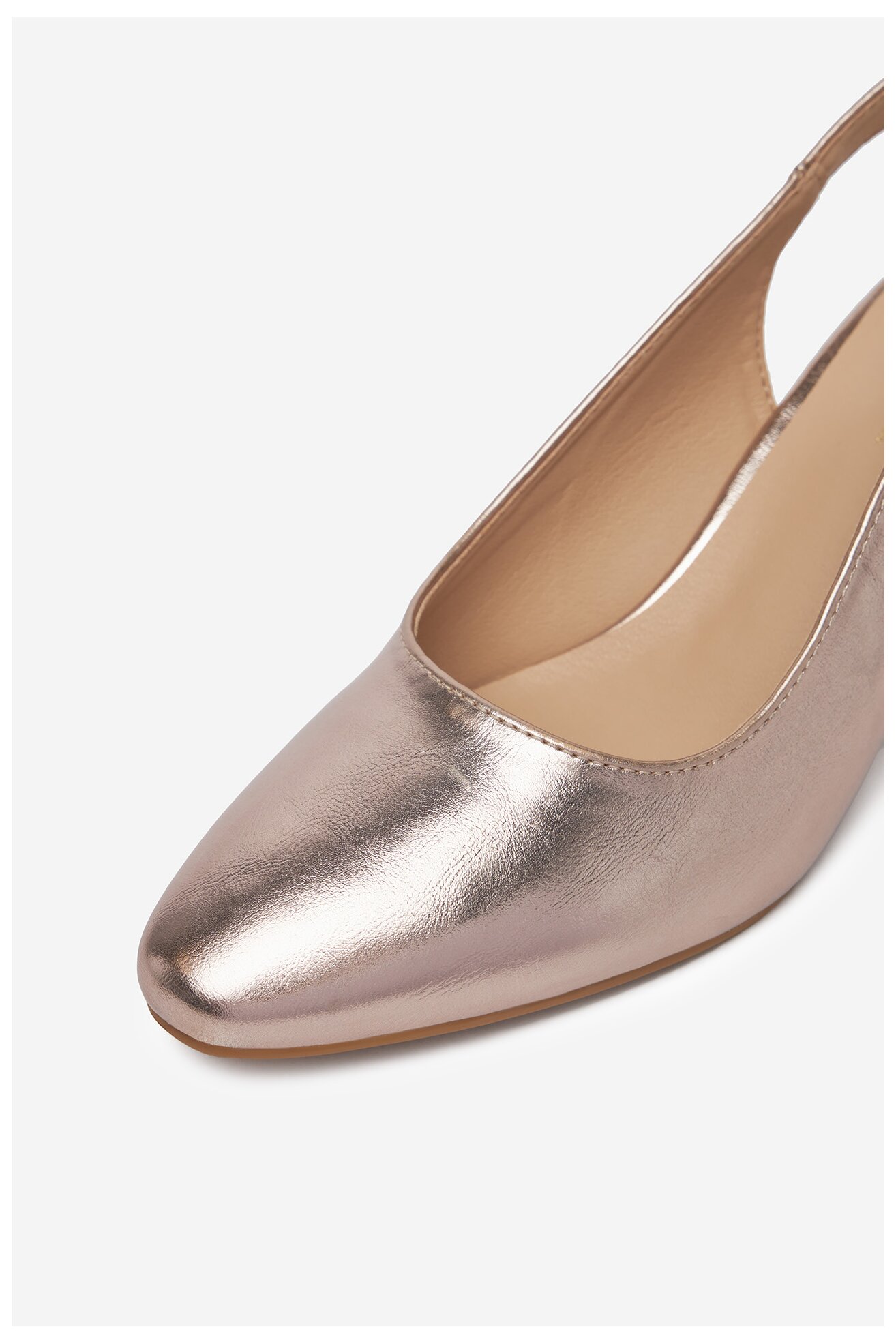 Czółenka Clara Barson WS23070-01 Złoty