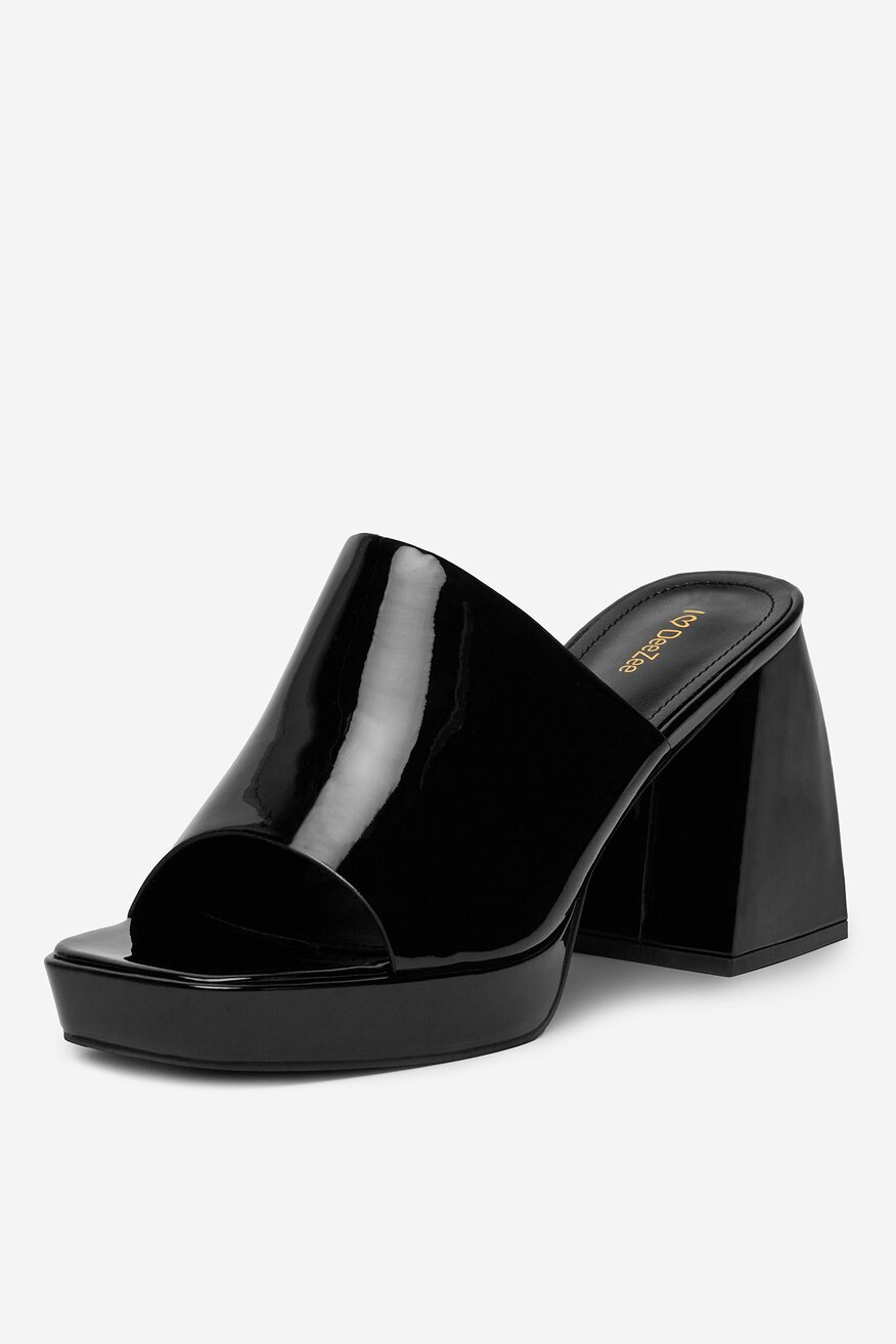 
                Шльопанець DeeZee ЧОРНИЙ - 5904410793123