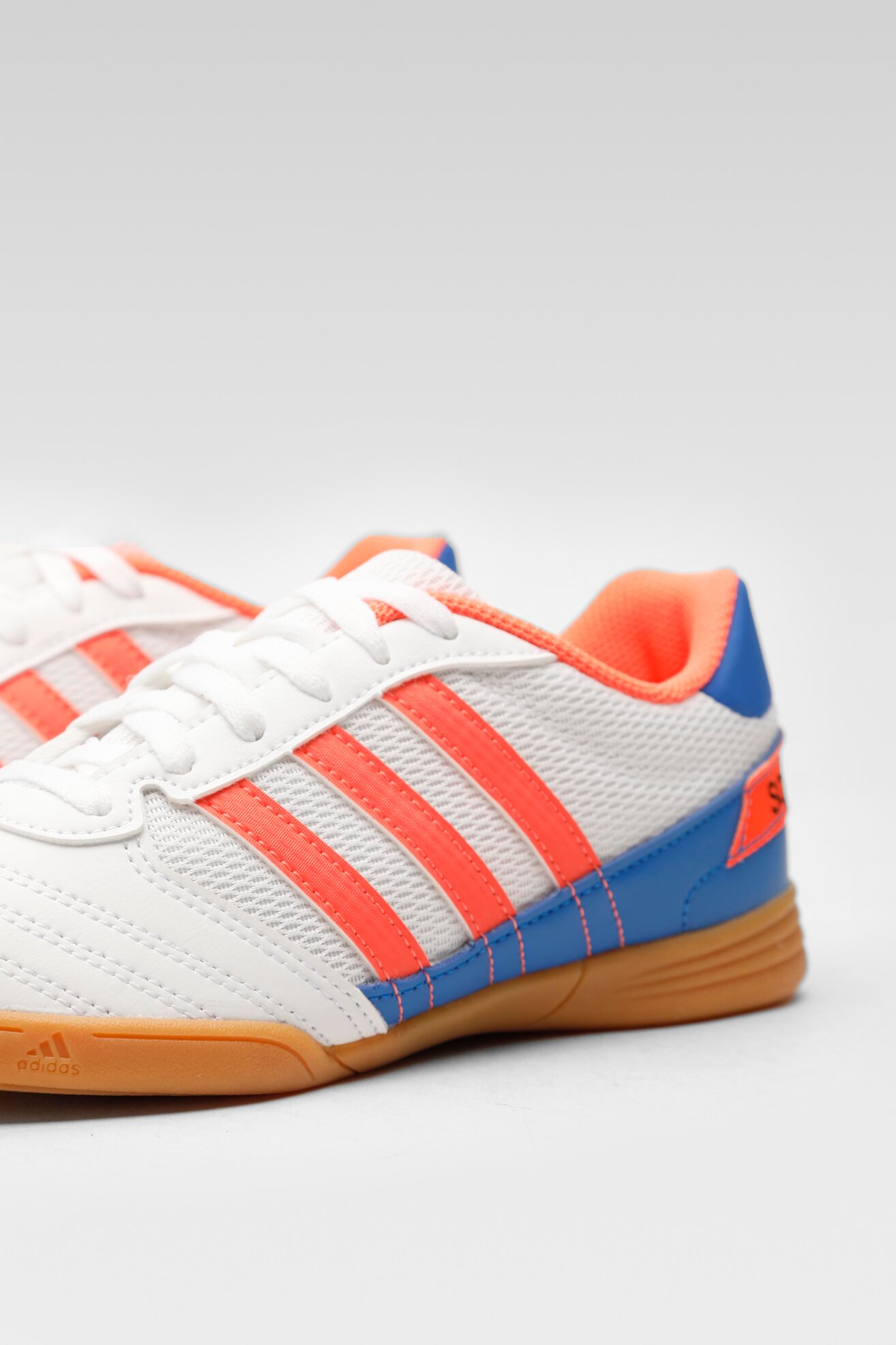 Obuwie sportowe adidas SUPER SALA J FV2633 Biały