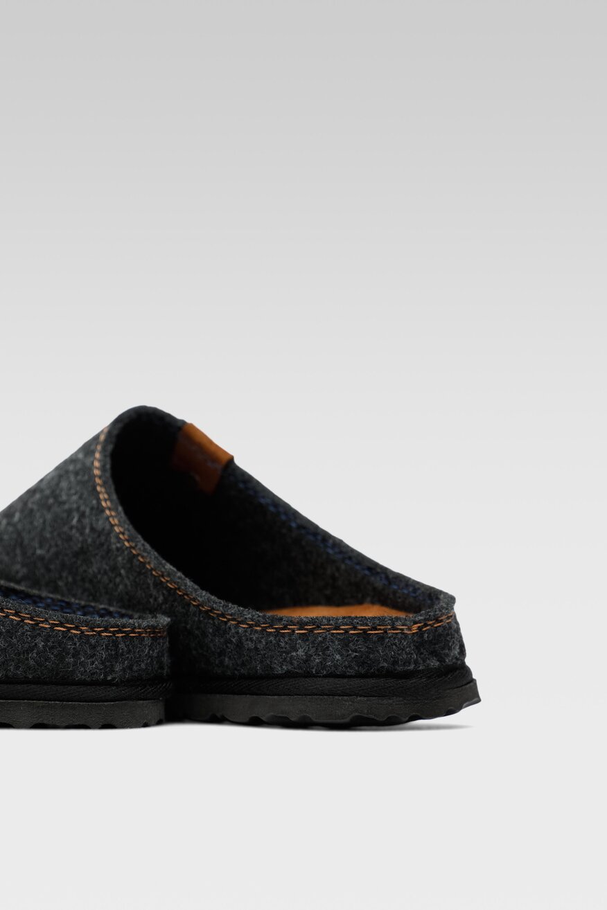 
                Inblu - Kapcie ze skórzaną wkładką - 5904862081045