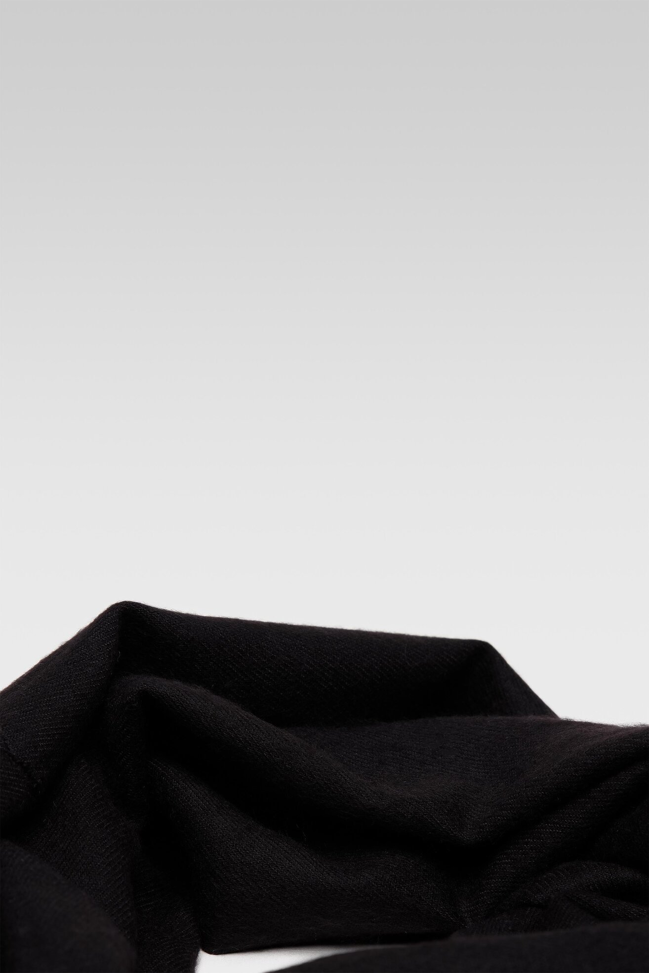 Szalik damski ACCCESSORIES 1W4-025-AW22 Czarny