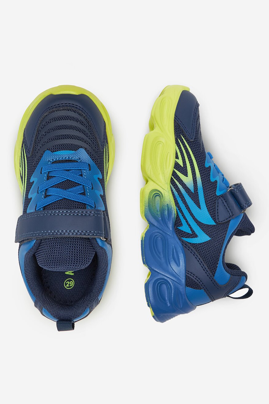 Action Boy - Sneakersy z migającymi diodami - 5903698580586