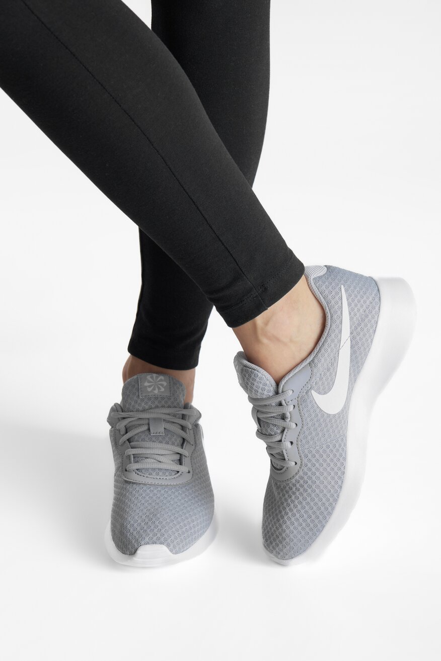 
                Nike - WMNS TANJUN - 2230072313236