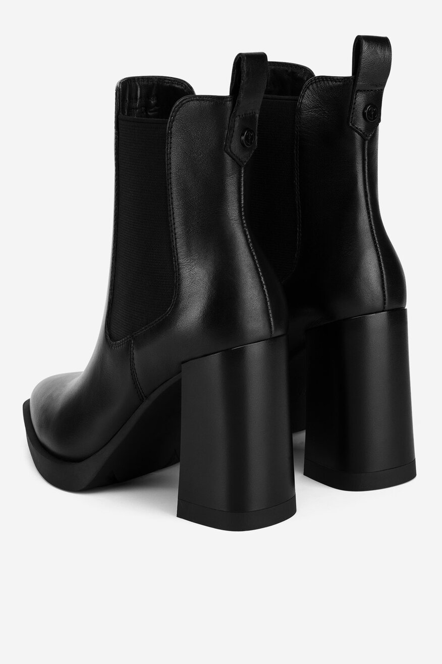 
                Ghete EVA MINGE NEGRU - 5905588987390