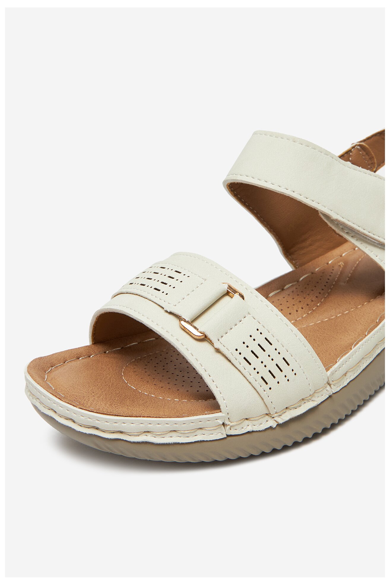 Sandały Clara Barson WYL05010-09 Biały