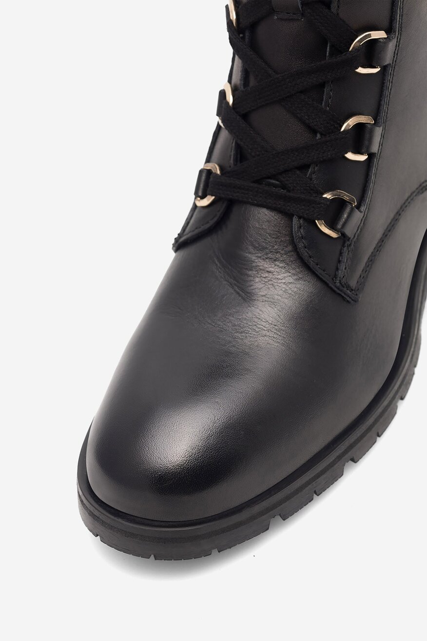 
                Csizma EVA MINGE FEKETE - 5905588133957