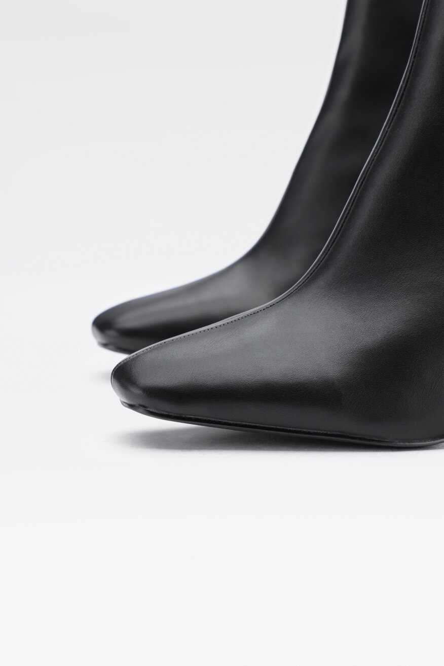 
                Jenny Fairy - Botki na obcasie czarne - 5903698258263