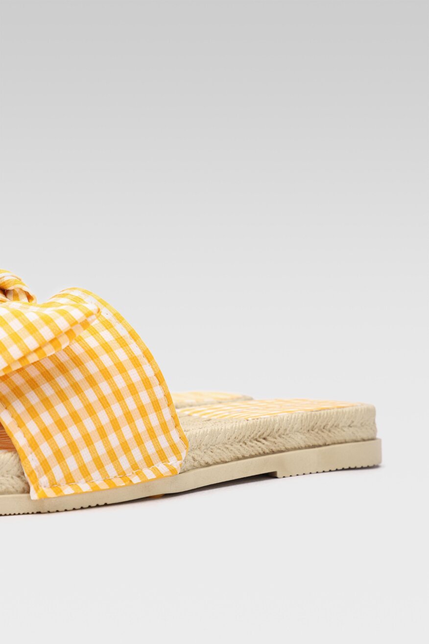 
                Jenny Fairy - Klapki z aplikacją żółte - 5903698696041