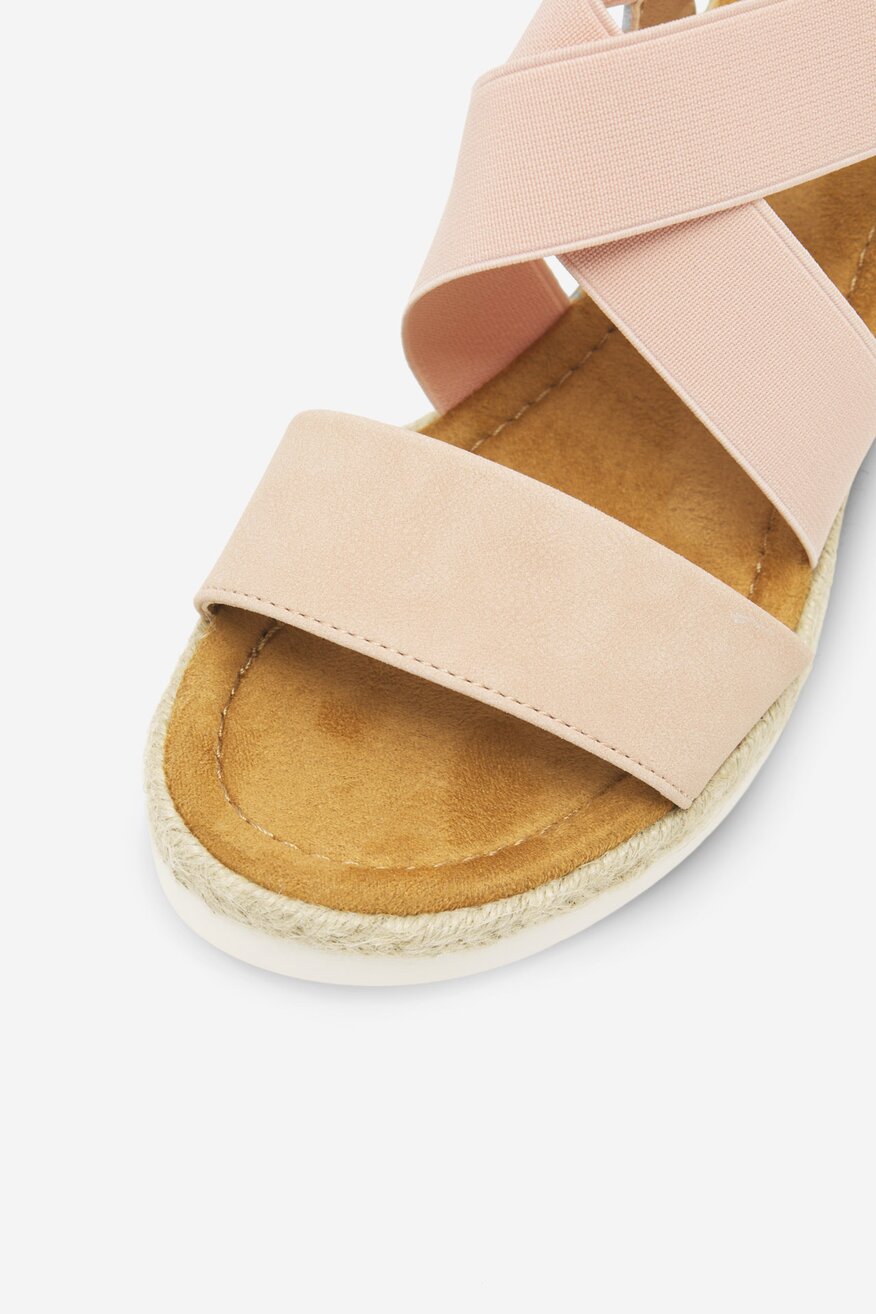 
                Clara Barson - Sandały na koturnie - 5905588590125