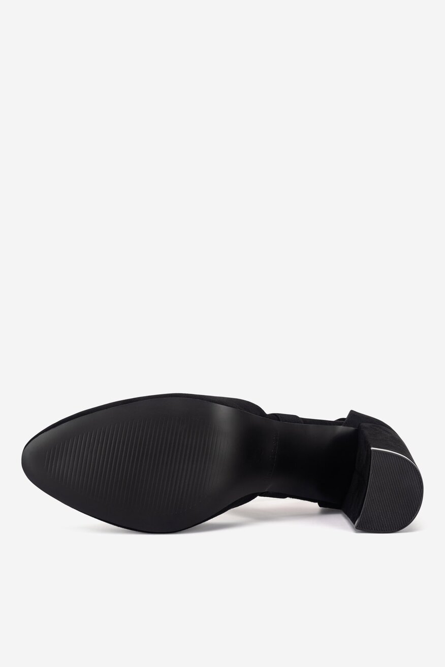 
                Körömcipő Clara Barson FEKETE - 5905588710646