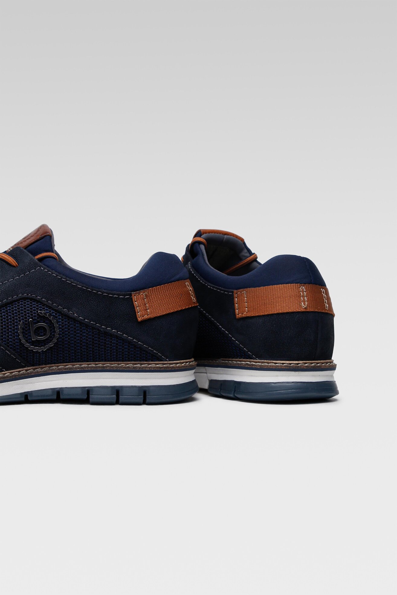 Półbuty Bugatti 332-97104-6915-4141 Granatowy