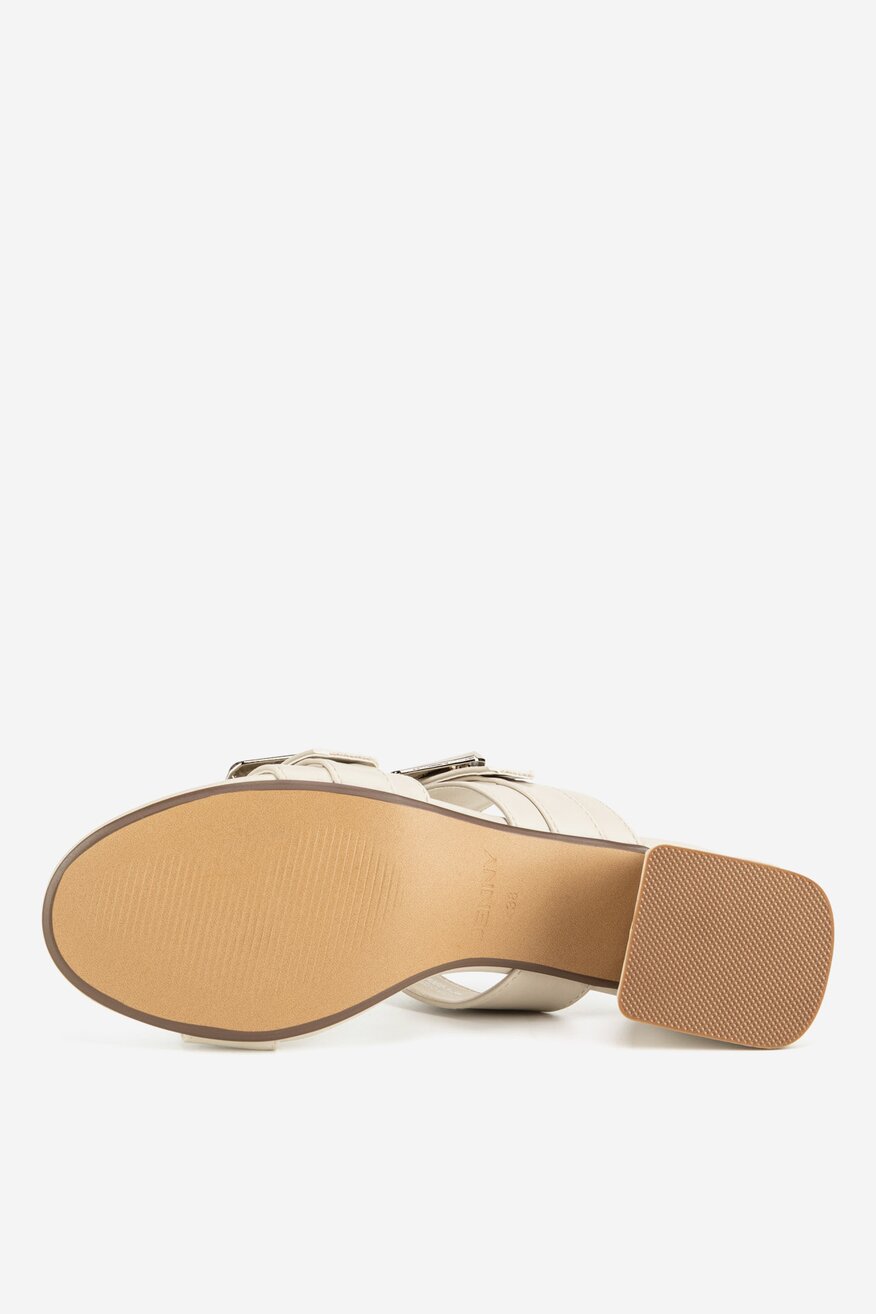 Jenny - Klapki na słupku - 5903698763187