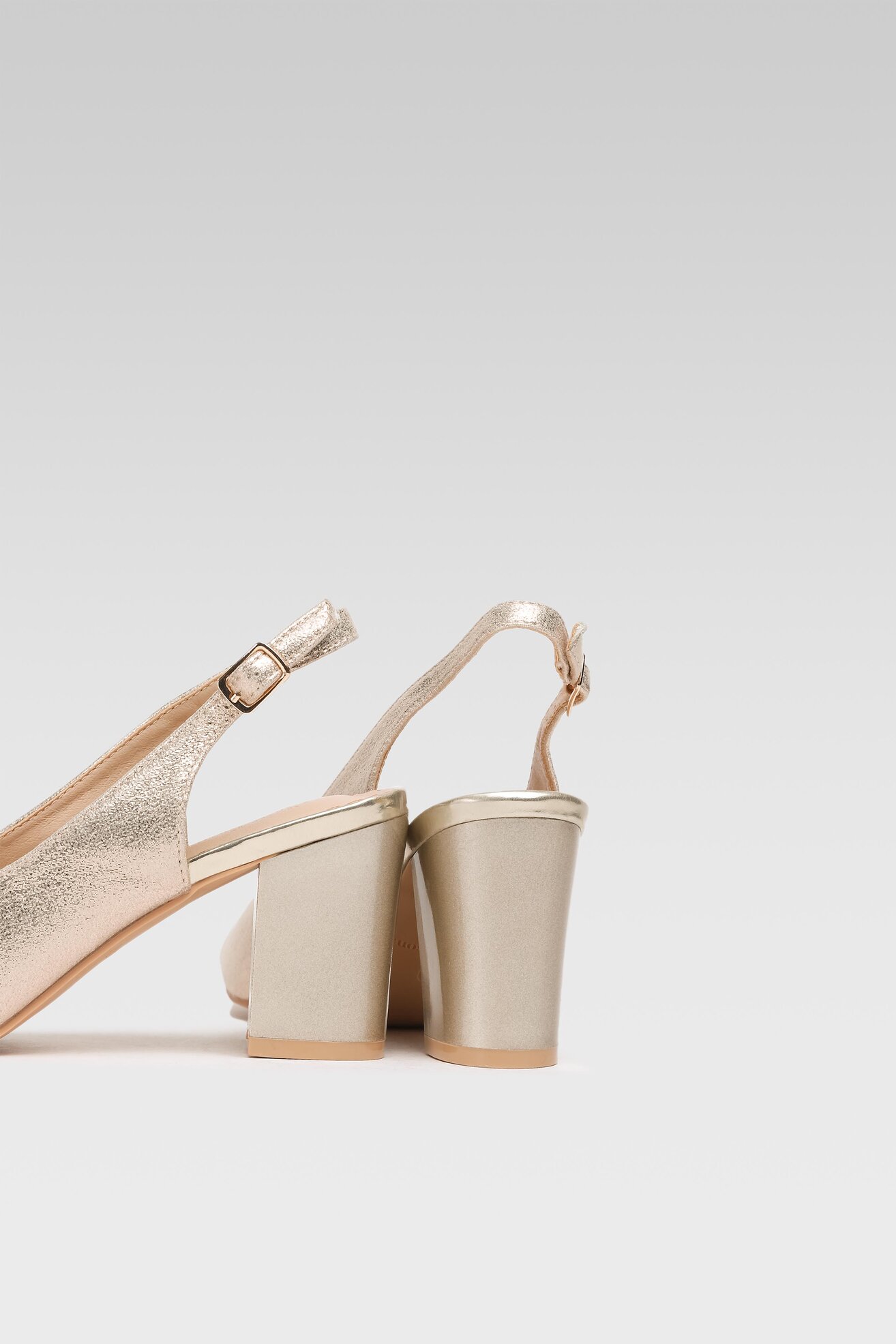 Сандали Clara Barson ACANNA KL-230801-02 ЗЛАТИСТ