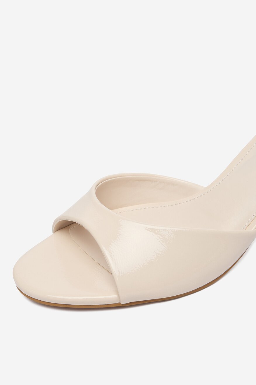 
                Jenny - Klapki - 5906751982679