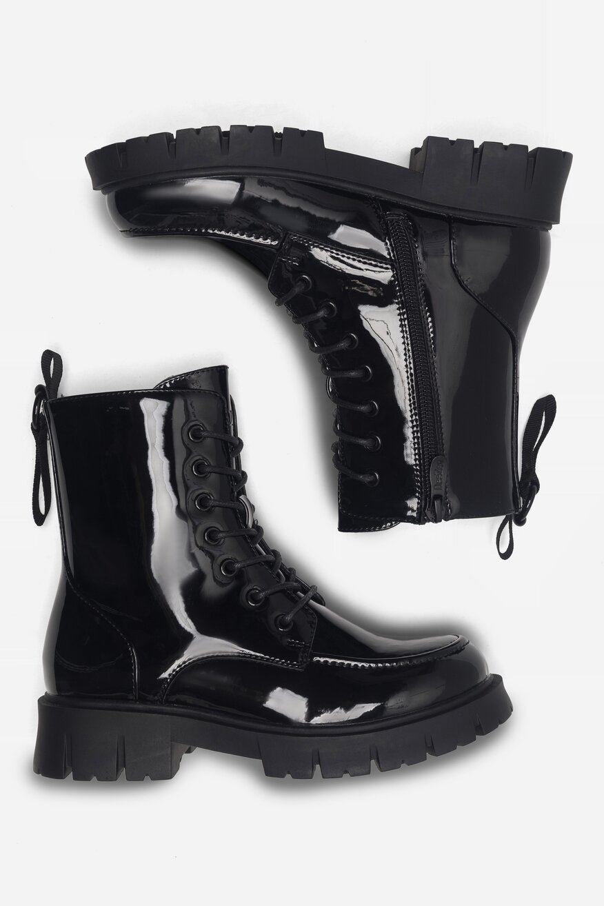 
                Šněrovací vyšší obuv DeeZee ČERNÁ - 5905588140597