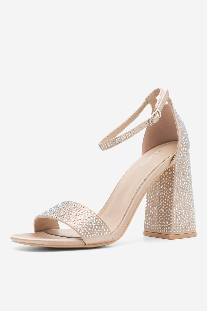 
                DeeZee - Sandały na słupku - 5904862698793