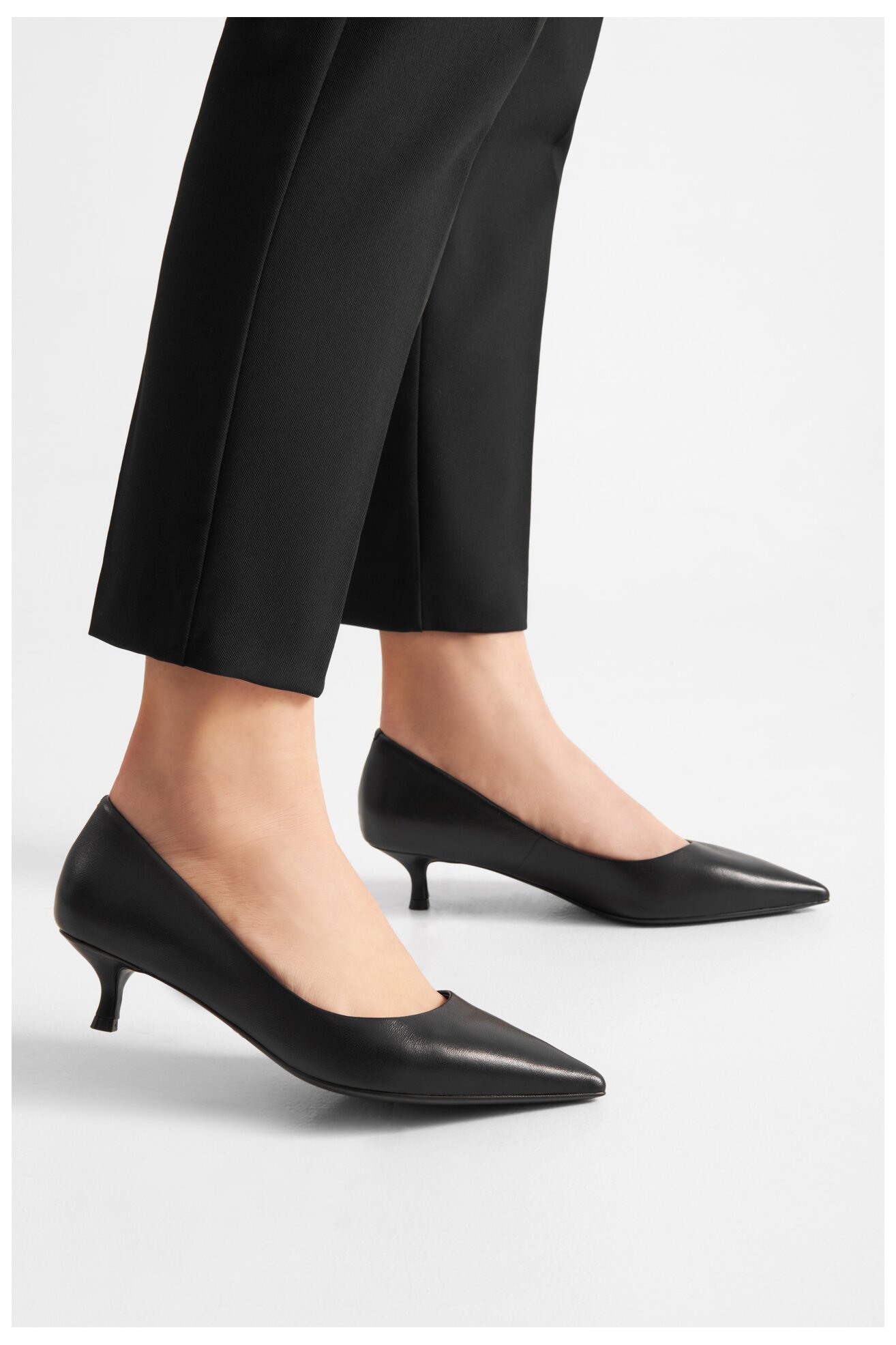 Елегантни обувки Gino Rossi V1339-803-8 ЧЕРЕН