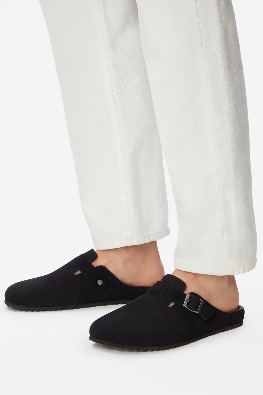 
                GUESS JEANS - Klapki mule zamszowe - 5907964117346