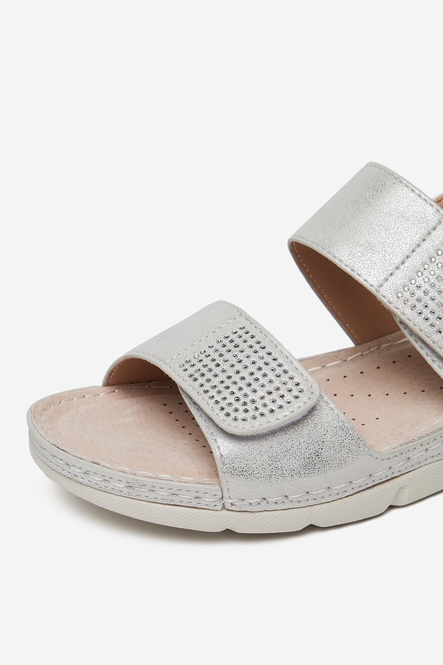 
                Сандали Clara Barson СРЕБРИСТ - 5904862313825