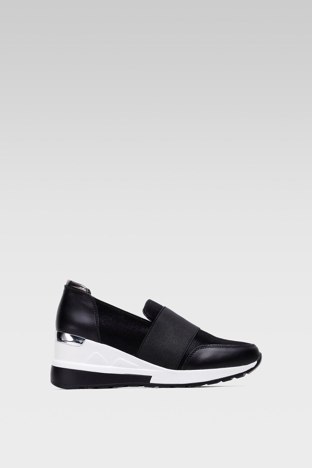 Félcipő Clara Barson WS2229-22 FEKETE