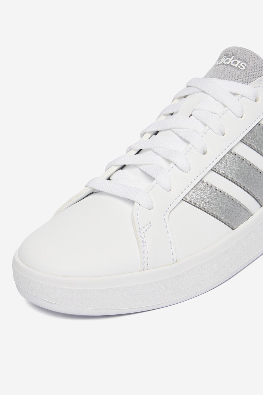 
                Sportcipő adidas FEHÉR - 5906751465783