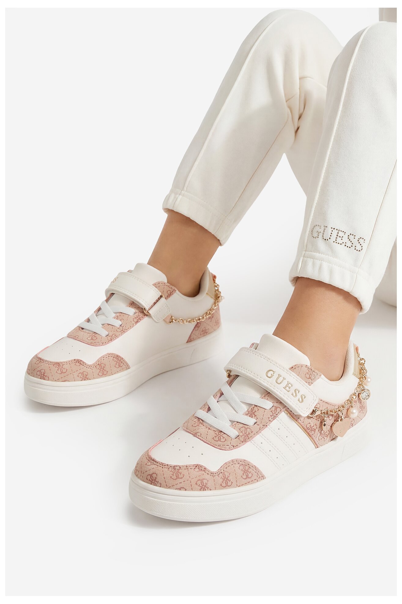 Sneakers GUESS CEO-25KC1001 Biały